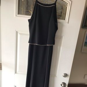 Black Sleeveless Evening Gown
